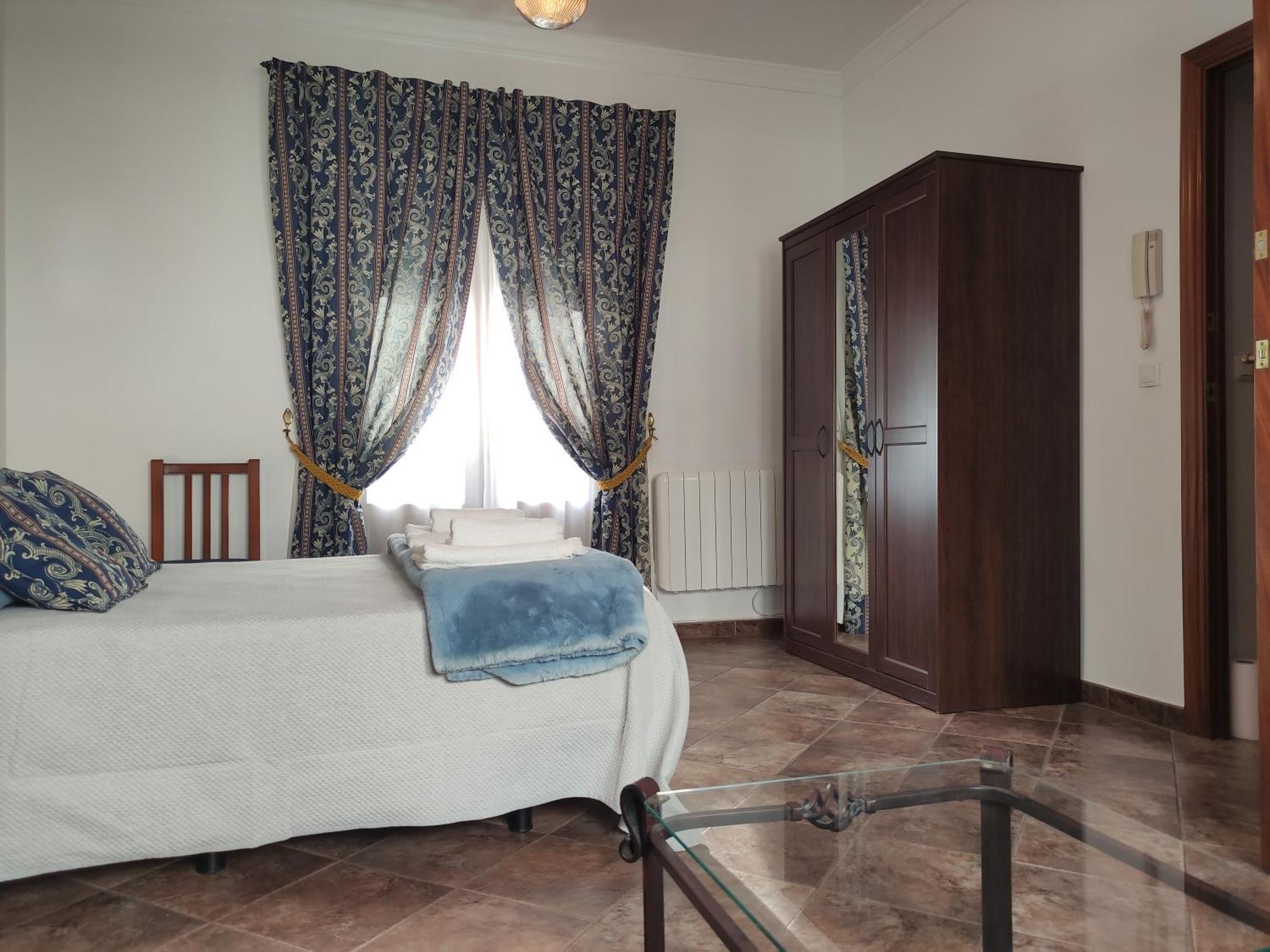 شقة Entretorres. Casa-Duplex En Centro Historico. كارمونا المظهر الخارجي الصورة